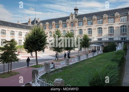 Paris, 101 avenue de la république, lycee Voltaire Stock Photo