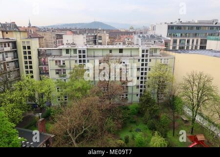 Budapest, Hungary. Hot bright sunny spring day, April 2018. Flats / apartments in and around Nagytemplom Utca. Dustrict 8 / Kerulet 8. Stock Photo