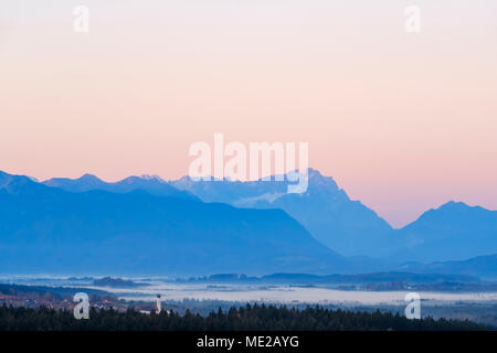 Königsdorf and Zugspitze with dawn, view from Peretshofener Höhe near Dietramszell, Upper Bavaria, Alpine foothills, Bavaria Stock Photo