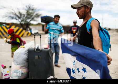 Sonora, Mexico, 21 April 2018. Caravan of the Migrants of 600 Central American people traveling by train, from the southern border of Mexico. Today they have arrived in Hermosillo, Sonora, where they will stay one to two days in search of   regularize your situation in Mexico and obtain a humanitarian visa to work legally in Sonora and Baja California. Another part of the contingent seeks asylum in the United States Stock Photo