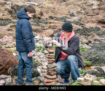 Stacking rocks hi-res stock photography and images - Alamy