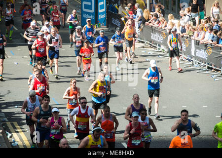 Canary Wharf, United Kingdom. 22nd April 2018. Runner participates in The Virgin London Marathon. Michael Tubi / Alamy Live News Stock Photo