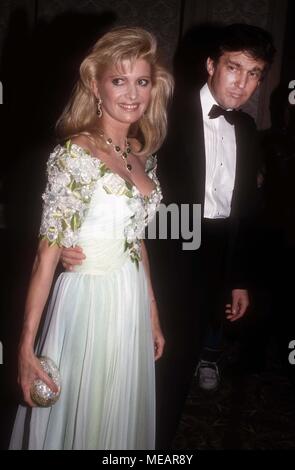 Donald & Ivana Trump 1990 Photo By John Barrett/PHOTOlink.net Stock ...