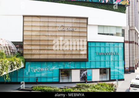 Front of the Emporium Shopping Mall in Bangkok. it Opened in 1997, Owned  and Operated by the Mall Group, Who Also Operate the EmQu Editorial Image -  Image of decoration, highrise: 119608955