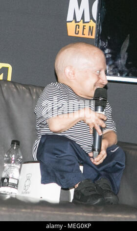 Actor Verne Troyer dies aged 49 21 April 2018 :   Images from Comic Con 2017 Stock Photo