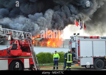 Kashar, Tirana-Albania, 22 April 2018. Huge fire burns completely a recycling company  in Kashar,  10 fire-units already on the scene struggling to extinguish the flames. NO injures or fatalities are reported Credit: Antonio Cakshiri/Alamy Live News Stock Photo