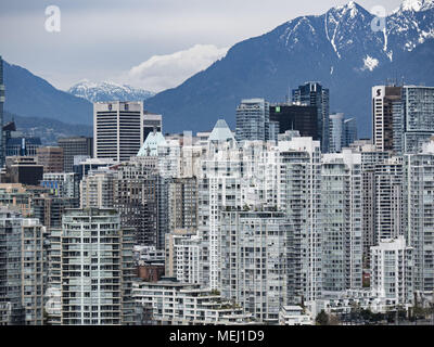 Vancouver, British Columbia, Canada. 20th Apr, 2018. Vancouver's crowded downtown skyline. Credit: Bayne Stanley/ZUMA Wire/Alamy Live News Stock Photo