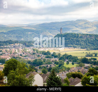 Stirling cityscape with the National Wallace Monument on the summit of Abbey Craig commemorates the 13th century Scottish hero Sir William Wallace, Sc Stock Photo