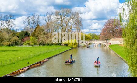 Cambridge, United Kingdom - June 17: People punting on river Cam on a bright sunny summer weekend, Cambridge Stock Photo
