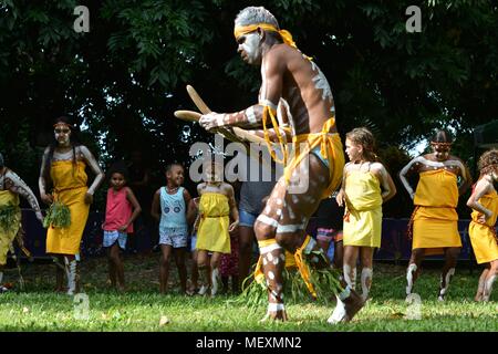 Aboriginal people from palm island the Bwgcolman tribe performing ...