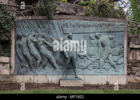 Statue of Admiral de Grasse, Avenue des Nations Unies, Paris, France Stock Photo