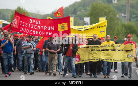 24 April 18 Germany Eisenach An Employee Of The Opel Plant In Kaiserslautern Wearing A Cap With Badges During A Demonstration In Front Of The Opel Plant In Eisenach Photo Jens Ulrich Koch Dpa Zentralbild Dpa