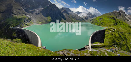 Austria, Kaprun, Mooserboden dam with walls Stock Photo