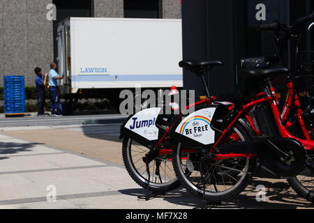 via Sidewalk insurance Japan bike sharing hi-res stock photography and images - Alamy