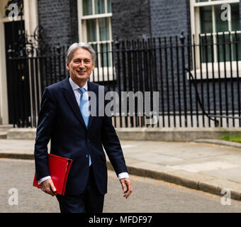London, UK. 25th April 2018, Philip Hammond, Chancellor of the Exchequer leaving 11 Downing Street for PMQ Credit Ian Davidson/Alamy Live News