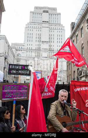 London, UK. 25th April, 2018. Singer songwriter Billy Bragg performs outside University of London Senate House in solidarity with workers belonging to the Independent Workers Union of Great Britain (IWGB) employed by outsourcing companies contracted to the university currently striking to demand equal terms and conditions with those directly employed by the university. Cleaners, porters, security officers, receptionists, gardeners, post room staff and audiovisual staff have joined the strike after a near unanimous vote for industrial action. Credit: Mark Kerrison/Alamy Live News Stock Photo