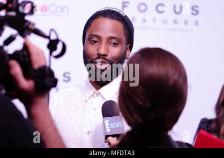 Las Vegas, USA. 25th April 2018. Las Vegas, USA. 24th Apr, 2018. John David Washington talks to E News about his movie BLACKkKLANSMAN at the Focus Theaters lunch at CinemaCon on April 25th 2018 inside Caesars Palace in Las Vegas NV. Credit: The Photo Access/Alamy Live News Stock Photo