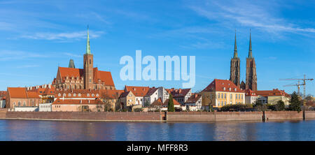 View at Tumski island and Cathedral of St John the Baptist with bridge through river Odra in Wroclaw, Poland Stock Photo