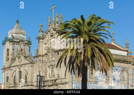 The Church Igreja do Carmo dos Carmelitas in Ribeira - the old town of  Porto, Porugal Stock Photo