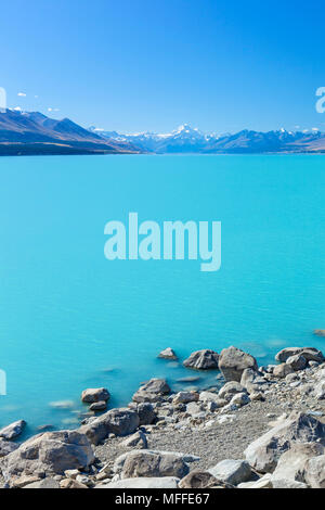 new zealand south island new zealand view of mount cook from the shore of lake pukaki mount cook national park new zealand south island shoreline Stock Photo