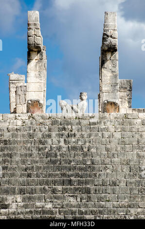 Detail of one of the Chichen Itza mayan structures Stock Photo