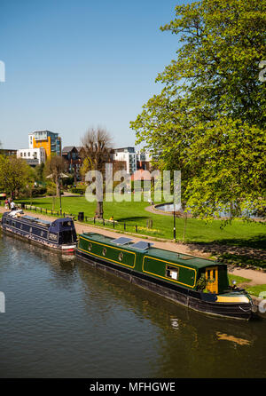 River Kennet, Narrow Boats, Victoria Park, Newbury, Berkshire, England, UK, GB. Stock Photo