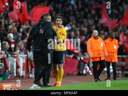 London, UK. 26th April, 2018. Sime Vrsalijko of Atletico Madrid argues with the 4th official as he is sent off during the UEFA Europa League Semi Final first leg match between Arsenal and Atletico Madrid at Emirates Stadium on April 26th 2018 in London, England. Credit: PHC Images/Alamy Live News Stock Photo