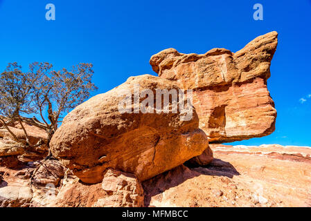 Balanced Rock at the Garden of the Gods in Colorado Springs, Colorado, USA Stock Photo