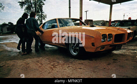 Two-Lane Blacktop  USA Director : Monte Hellman Dennis Wilson, James Taylor Stock Photo