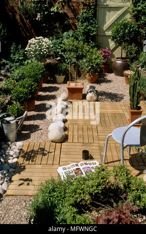 Elevated view of a modern town gravel garden with decking Stock Photo