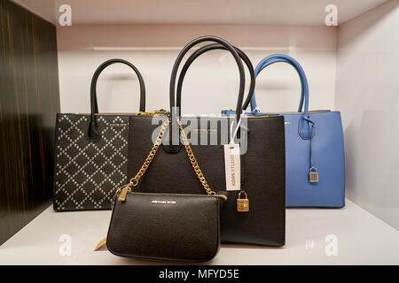 Michael kors clearance purses vaughan mills