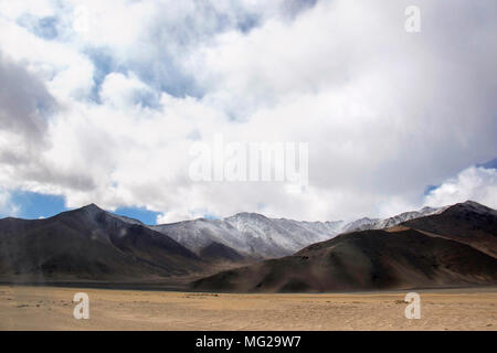 Valley near Hanle village, Ladakh, Jammu Kashmir Stock Photo