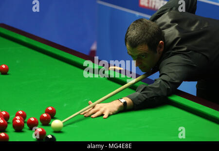 Ronnie O'Sullivan during his match against Ali Carter during day seven of the 2018 Betfred World Championship at The Crucible, Sheffield. Stock Photo