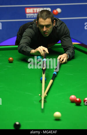 Ronnie O'Sullivan during his match against Ali Carter during day seven of the 2018 Betfred World Championship at The Crucible, Sheffield. Stock Photo