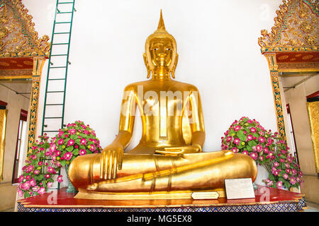 BANGKOK, TAILAND-JAN 19, 2016: Golden budha at Famous Wat Saket (Golden Mount) temple on Jan 19, 2016,  Bangkok, Thailand Stock Photo