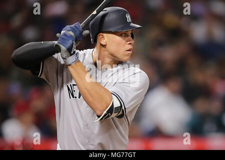 St. Petersburg, FL. USA; New York Yankees relief pitcher Aroldis Chapman  (54) delivers a pitch from the windup during a major league baseball game  ag Stock Photo - Alamy