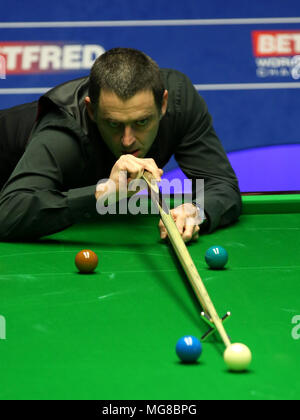 Ronnie O'Sullivan during his match against Ali Carter during day seven of the 2018 Betfred World Championship at The Crucible, Sheffield. Stock Photo