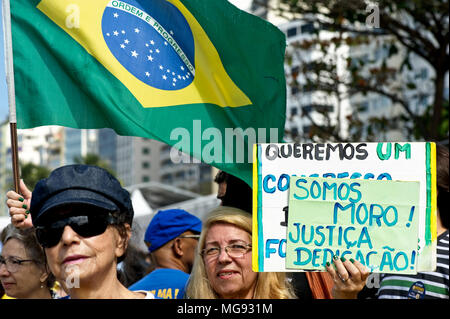 Rio de Janeiro, Brazil - July 31, 2016: Demonstrators show their support for anti-corruption efforts being pursued by the judge Sergio Moro Stock Photo