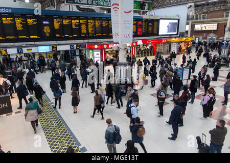 Queuing for trains at Waterloo station Stock Photo