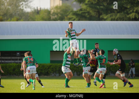 Treviso, Italy. 28th April, 2018. Benetton's back row Federico Ruzza takes the ball in touch in the match against Zebre Rugby Club in GuinnessPro14©Massimiliano Carnabuci/Alamy Live news Stock Photo