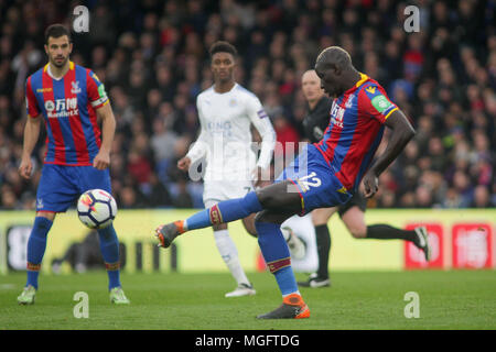 London, UK. 28th Apr, 2018. Mahmadou Sakho of Crystal Palace. Premier League match, Crystal Palace v Leicester City at Selhurst Park in London on Saturday 28th April 2018.  this image may only be used for Editorial purposes. Editorial use only, license required for commercial use. No use in betting, games or a single club/league/player publications. pic by Kieran Clarke/Andrew Orchard sports photography/Alamy Live news Credit: Andrew Orchard sports photography/Alamy Live News Stock Photo
