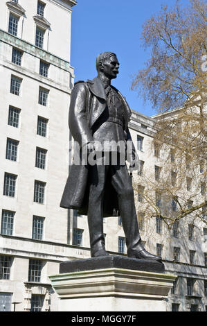 A bronze statue of Air Marshal Lord Hugh Montague Trenchard (1873 - 1956) Founder of the Royal Air Force, London, England, United Kingdom Stock Photo