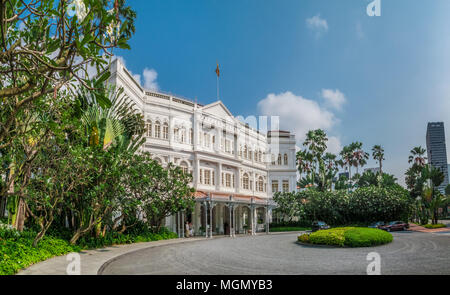 The facade of the Raffles Hotel, Beach Road, Singapore Stock Photo