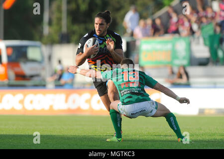 Treviso, Italy. 28th April, 2018. Zebre's wing Giambattista Venditti carries the ball in the match against Benetton in GuinnessPro14©Massimiliano Carnabuci/Alamy Live news Stock Photo