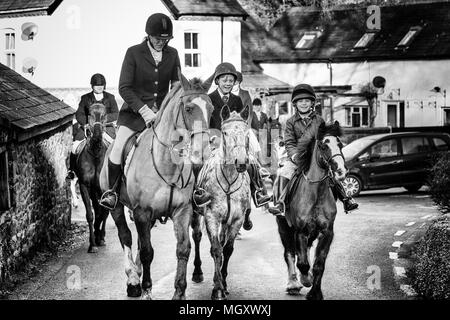 David Davies Hunt riders leving the meet Stock Photo