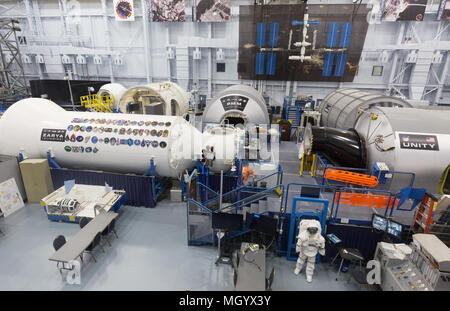 JOHNSON SPACE CENTER, HOUSTON, TEXAS-- View of the Hubble Space ...