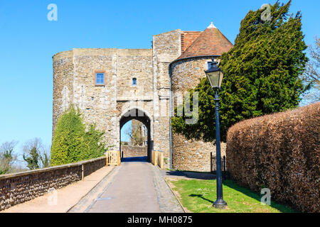 England, Dover castle. Peverell's Gate, fortified gate with side tower. built by King John, circa 13th century. Blue sky and bright sunshine. Stock Photo
