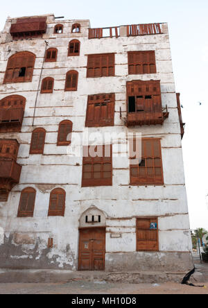 Houses with wooden mashrabia and rowshan in the old quarter, Hijaz Tihamah region, Jeddah, Saudi Arabia Stock Photo