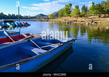 Enjoy the Lake - Mountain town of Julian in San Diego - Peaceful waters, row boat, kayak and paddling. Recreation for the adventure seaker. Stock Photo