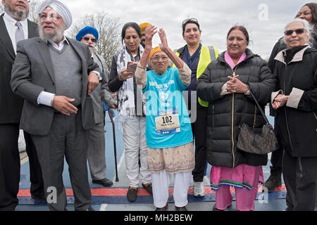 102 year old Man Kaur at the starting line of the Vaisakhi 5k run in VIctory Field, Woodhaven, Queens, New York. Stock Photo